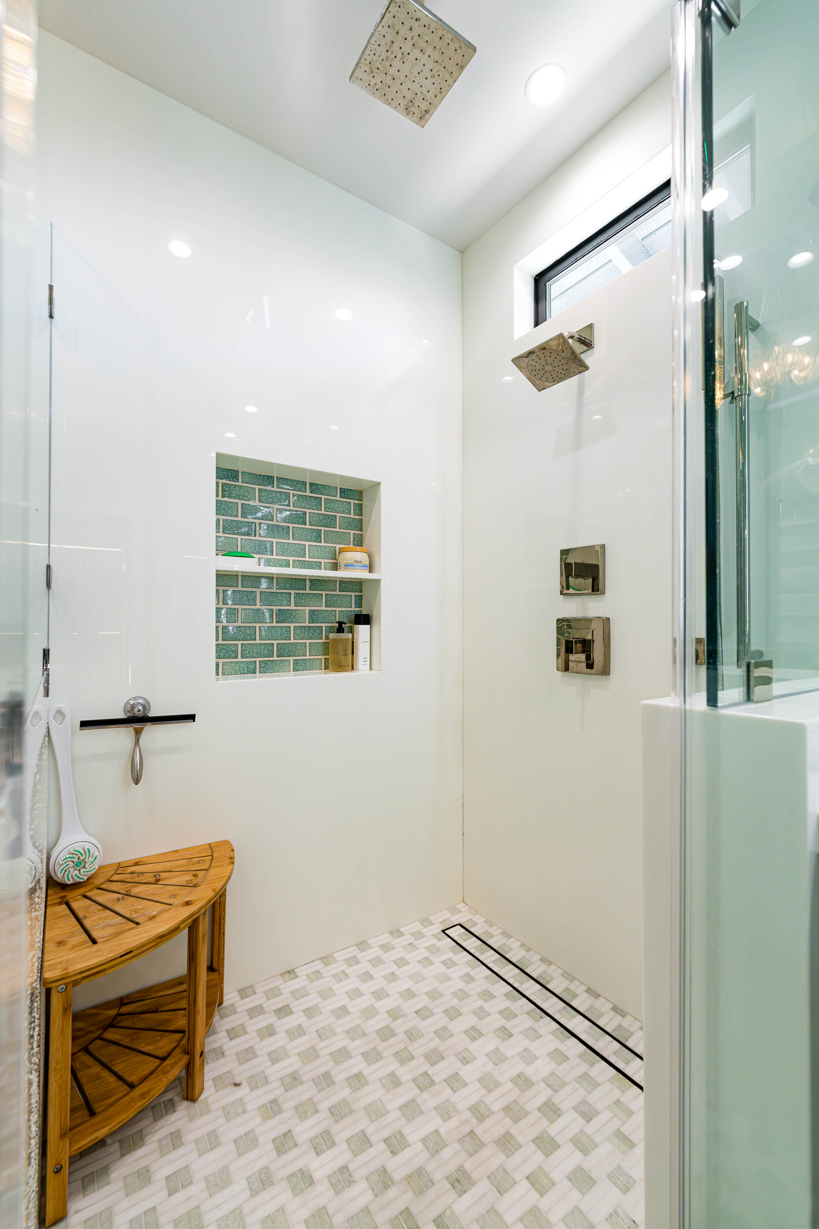 Woodland Hills Master Suite 7