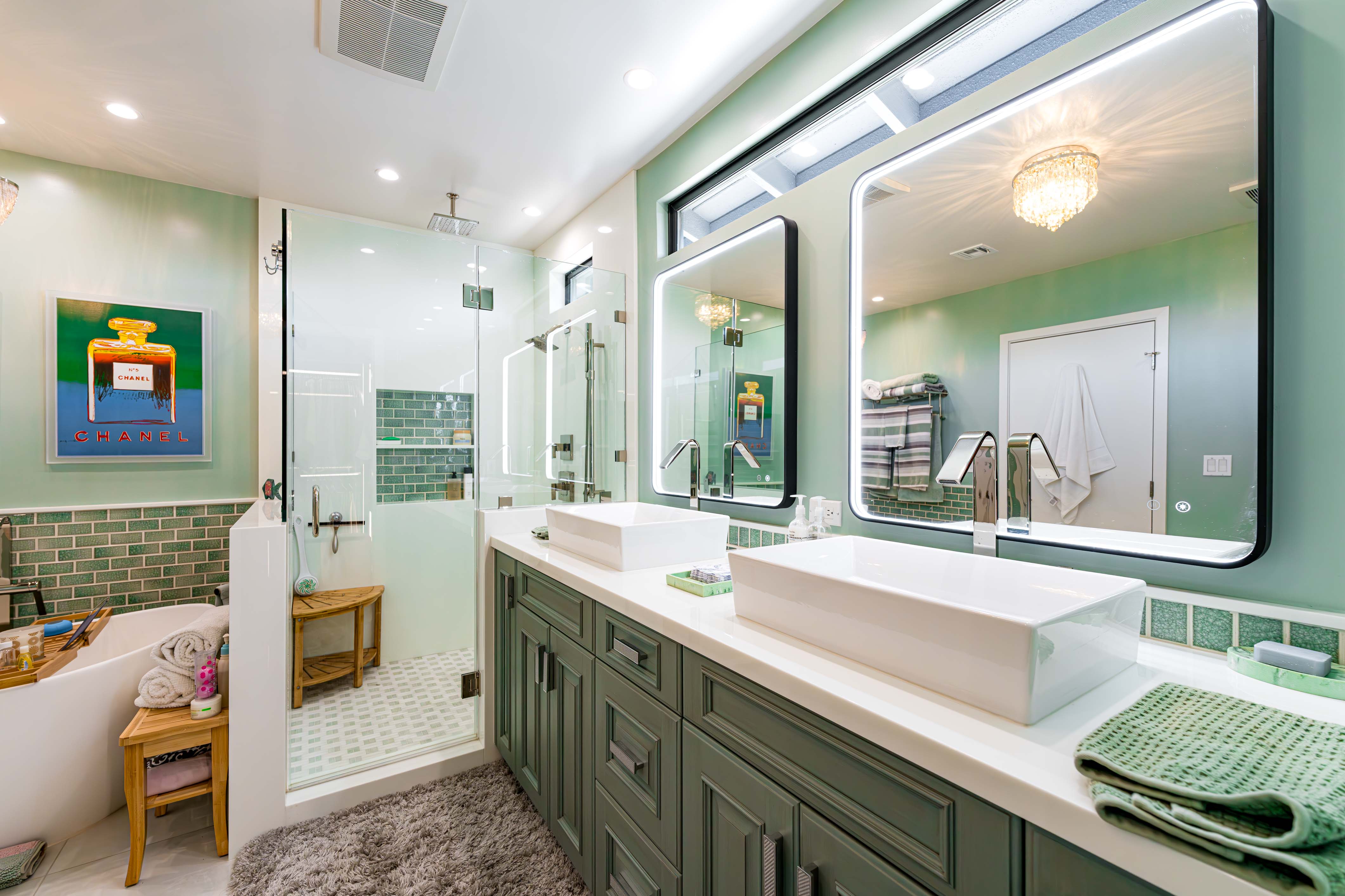 Woodland Hills Master Suite 10