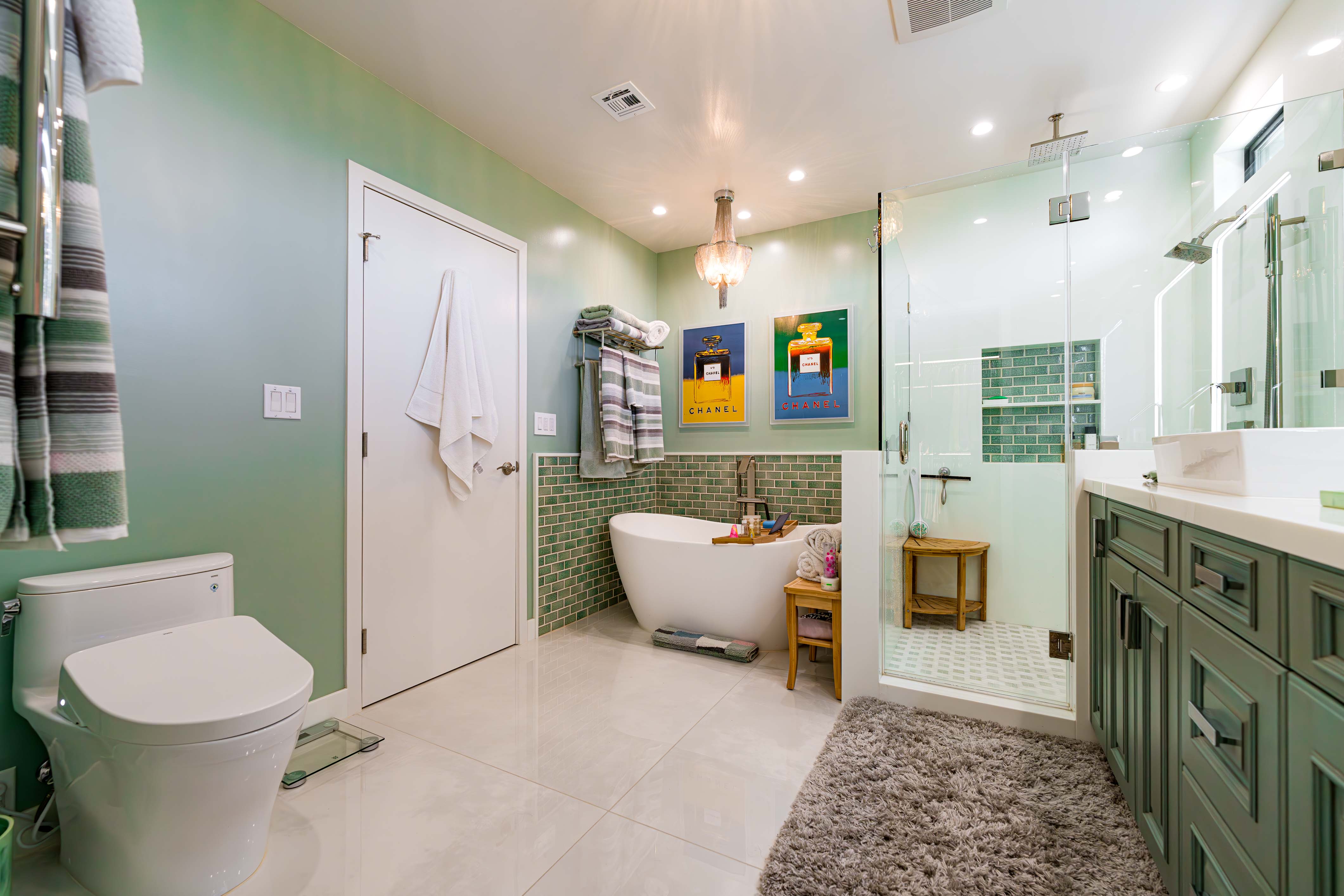 Woodland Hills Master Suite 3