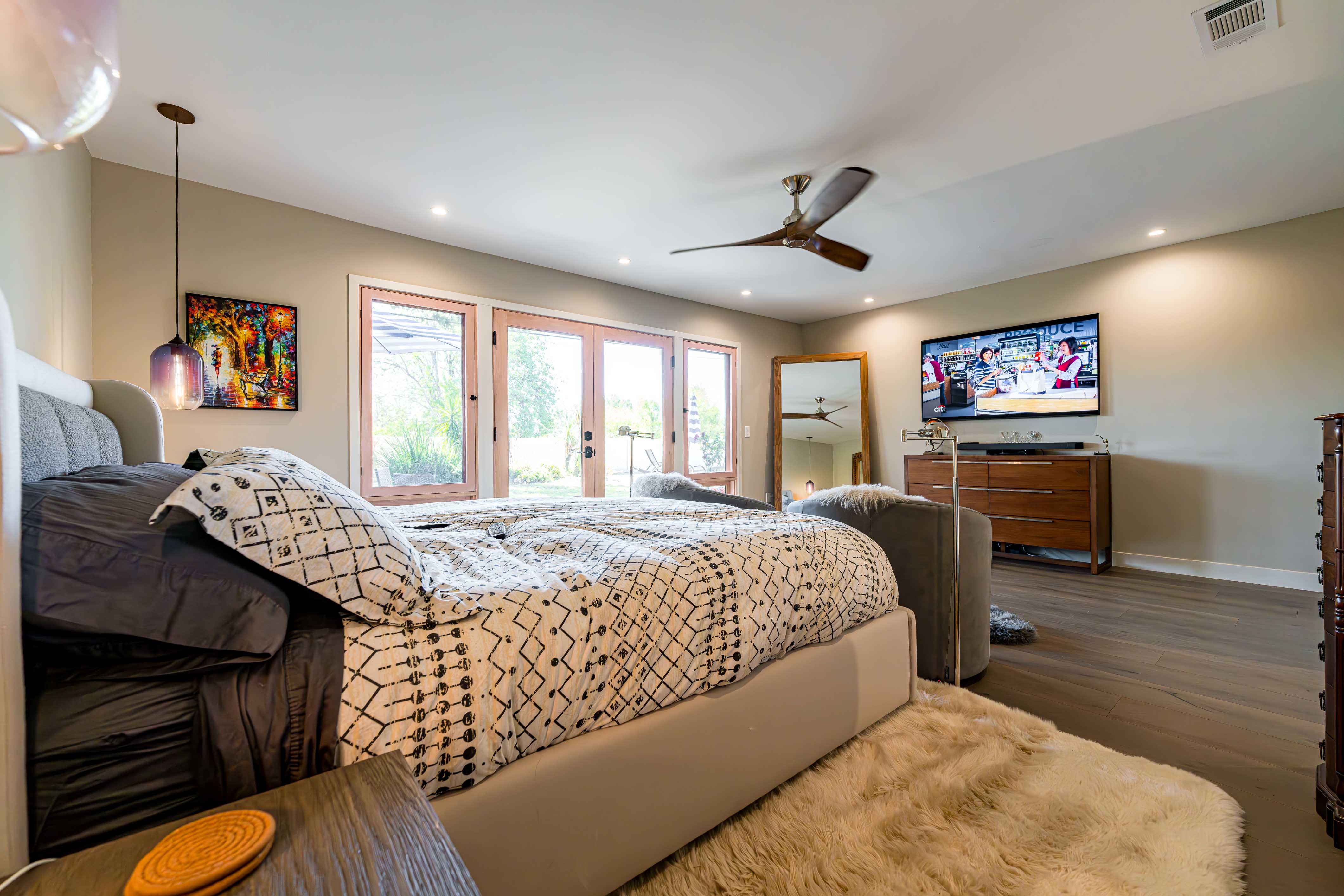 Woodland Hills Master Suite 26