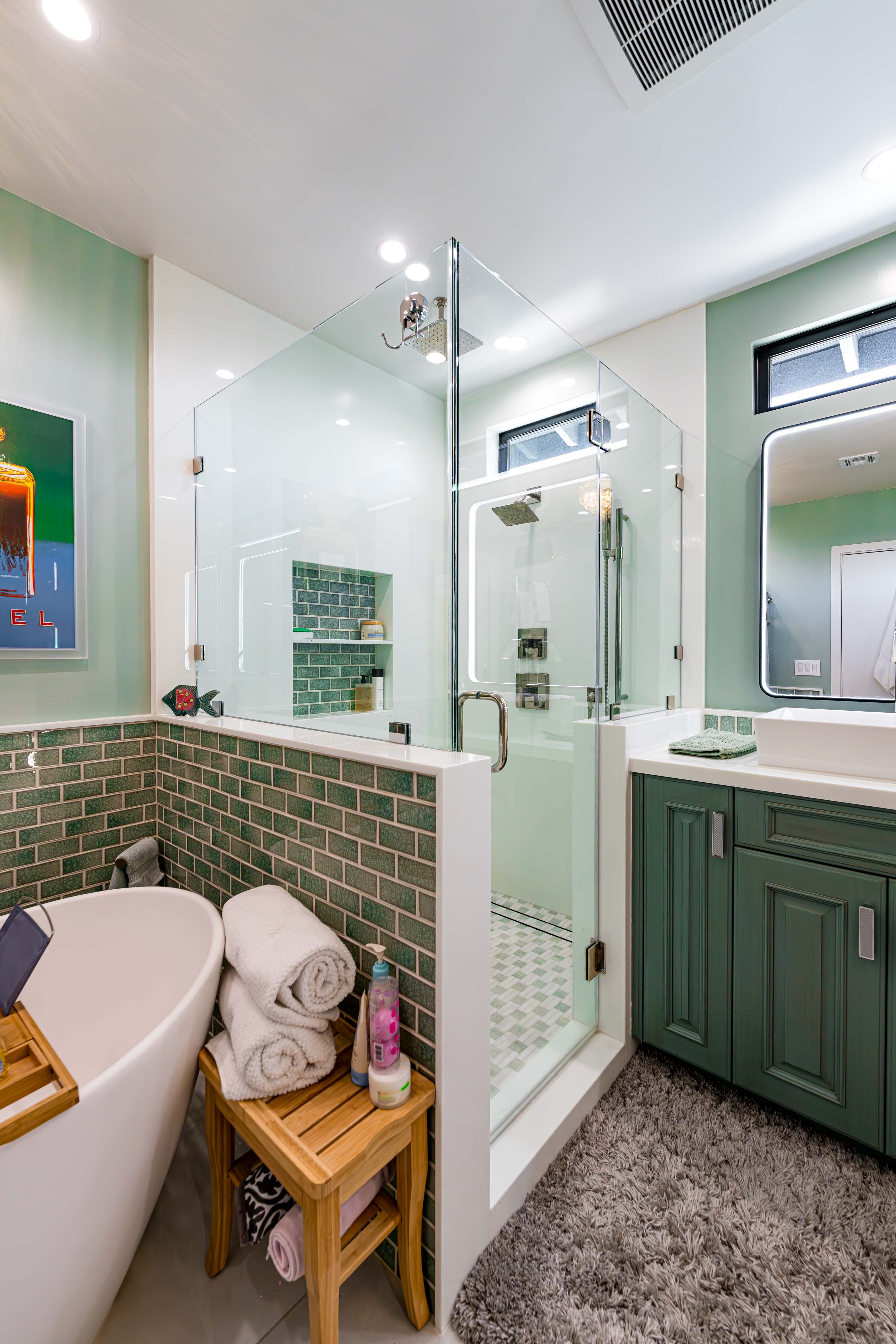 Woodland Hills Master Suite 6